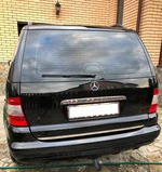 Накладка над номером (нерж) Carmos - Турецька сталь для Mercedes ML W163