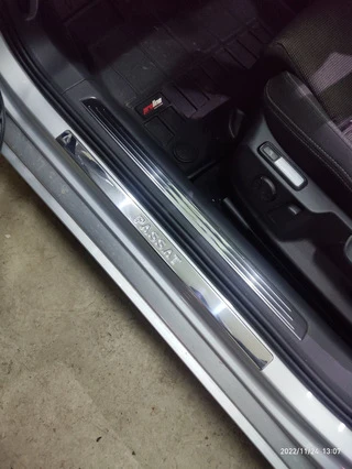 Накладки на внутрішні пороги OmsaLine (4 шт, нерж) для Volkswagen Passat B8 2015-2023 рр