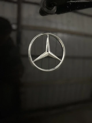 Задня емблема (пласт.) для Mercedes Vito W638 1996-2003 рр