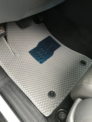 Поліуретанові килимки 3 ряди (EVA, сірі) Середній ряд - 3 місця для Toyota Sequoia 2007-2022рр