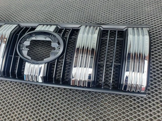 Хром накладки на решітку 2017-2025 для Toyota Land Cruiser Prado 150