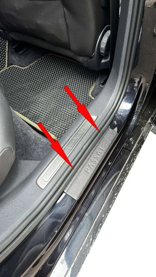 Накладки на пороги DDU (4 шт, пластик) для Volkswagen Passat СС 2008- рр