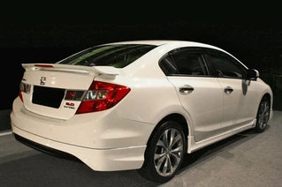 Бокові пороги (під фарбування) для Honda Civic Sedan IX 2011-2016 рр