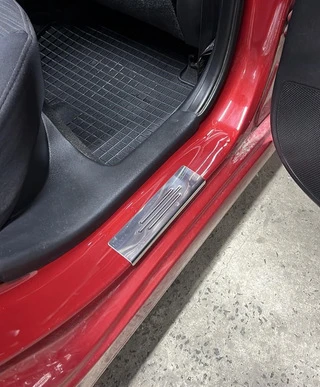 Накладки на пороги Carmos Blue V2 (4 шт, нерж) для Hyundai Accent 2011-2017 рр