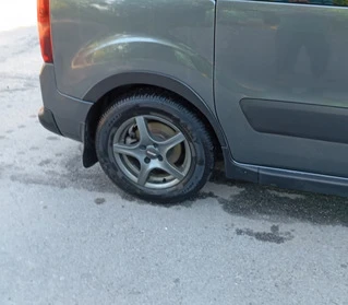 Накладки на арки (4 шт, чорні) 2 бокові двері, Метал для Citroen Berlingo 2008-2018 рр