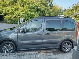 Накладки на арки (4 шт, чорні) 2 бокові двері, Метал для Citroen Berlingo 2008-2018 рр