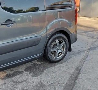 Накладки на арки (4 шт, чорні) 2 бокові двері, Метал для Citroen Berlingo 2008-2018 рр