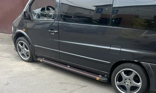 Бокові пороги Maya Red (2 шт., алюміній) для Mercedes Vito W638 1996-2003 рр