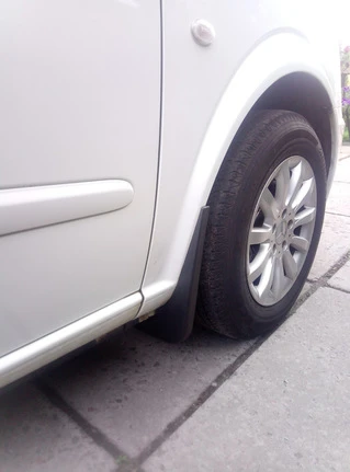 Оригінальні бризговики 2010-2015, передні -2025 задні для Mercedes Vito W639 рр