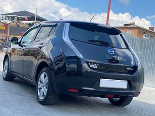 Вітровики (4 шт, HIC) для Nissan Leaf 2010-2017 рр