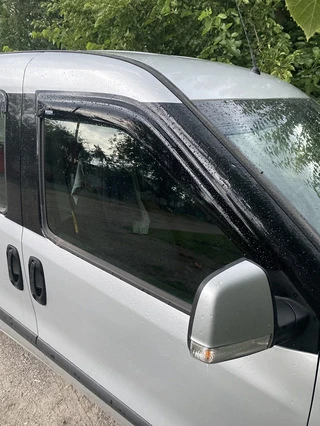Вітровики (2 шт, Niken) 2010-2015, 2 штуки для Fiat Doblo II рр