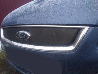 Зимова накладка на решітку Глянцева для Ford Focus II 2005-2008 рр