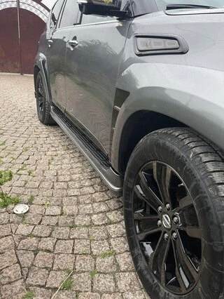 Бокові пороги Nismo (2 шт., Алюміній) для Nissan Armada 2016-2024 рр