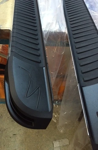 Бокові пороги Maya V1 (2 шт., алюміній) XL &ndash; Довга база для Opel Vivaro 2019- рр