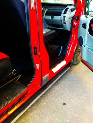 Бокові пороги Maya (2 шт., алюміній) Коротка база для Nissan Primastar 2002-2014 рр