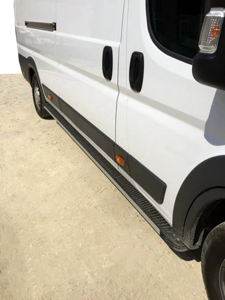 Бокові пороги Maya (2 шт., алюміній) Середня база для Citroen Jumper 2007-2025 рр