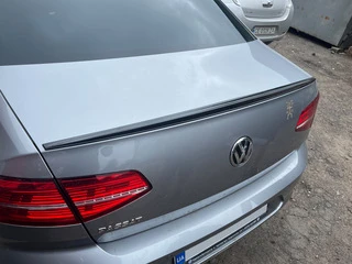 Спойлер LIP (Sunplex, чорний) (115,8см * 6,3см) для Volkswagen Passat B8 2015-2023 рр