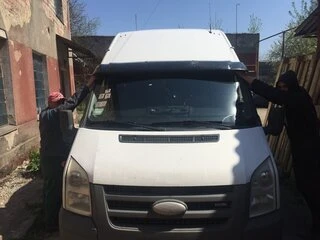 Козирьок на лобове скло (чорний глянець, 5мм) для Ford Transit 2000-2014 рр