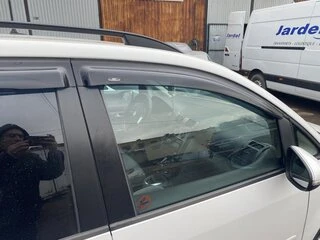 Вітровики (4 шт, HIC) для Volkswagen Touran 2010-2015 рр