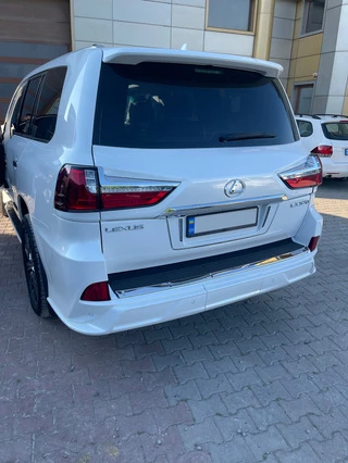 Комплект рестайлінгу з моделі 2008-2016 на TRD Sport () для Lexus LX570/450d