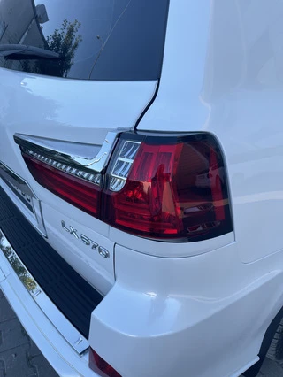 Комплект рестайлінгу з моделі 2008-2016 на TRD Sport () для Lexus LX570/450d