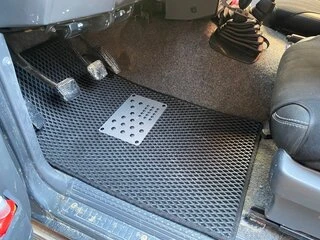 Килимки EVA (чорні) 2 штуки (передні) для Nissan Patrol Y60 1988-1997 рр