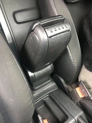 Підлокітник V1 (у підсклянник) Чорний для Volkswagen Caddy 2004-2010 рр