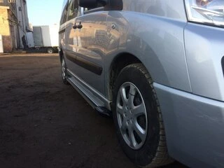 Бокові пороги Rainbow (2 шт., алюміній) XS &ndash; Коротка база для Opel Vivaro 2019- рр