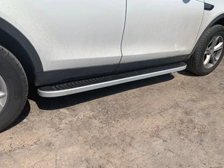 Бокові пороги Tayga Grey (2 шт., Алюміній) 2019-2025 для Land Rover Discovery Sport