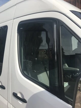 Вітровики клеючі (2 шт, HIC) для Mercedes Sprinter W906 2006-2018 рр