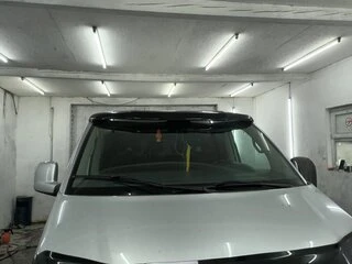 Козирьок на лобове скло (під фарбування) для Volkswagen T5 Caravelle 2004-2010 рр