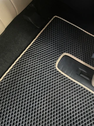 Поліуретанові килимки 3 ряди (EVA, чорні) Середній ряд - підлокітник для Toyota Sequoia 2007-2022рр