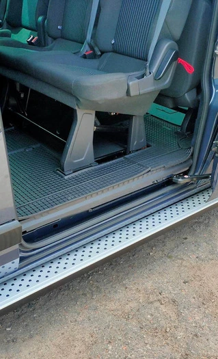 Бокові пороги Allmond Grey (2 шт., алюм.) Коротка база для Ford Custom 2013-2022 рр