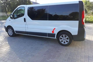 Молдинг дверний оригінал б.у (L4) для Renault Trafic 2001-2015 рр