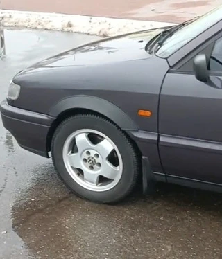 Накладки на арки (4 шт, чорні) для Volkswagen Passat B4 1993-1996 рр