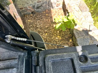 Амортизатори задньої кришки для Toyota Hilux 2015- рр