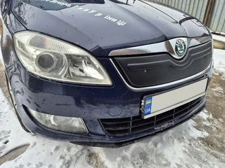 Зимова накладка на решітку (2010-2025, верхня) Глянцева для Skoda Roomster рр