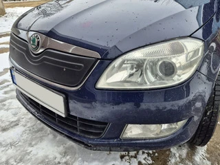 Зимова накладка на решітку (2010-2025, верхня) Глянцева для Skoda Roomster рр