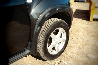 Накладки на панель (варіант 1) Карбон для Lada Largus