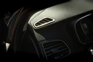 Козирьок на лобове скло V2 (чорний глянець, 5мм) для Iveco Daily 1999-2006 рр