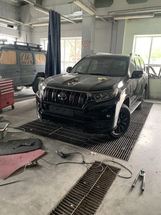 Накладки на передній і задній бампер Modelista V3-LED (2017-) Чорний колір для Toyota Land Cruiser Prado 150